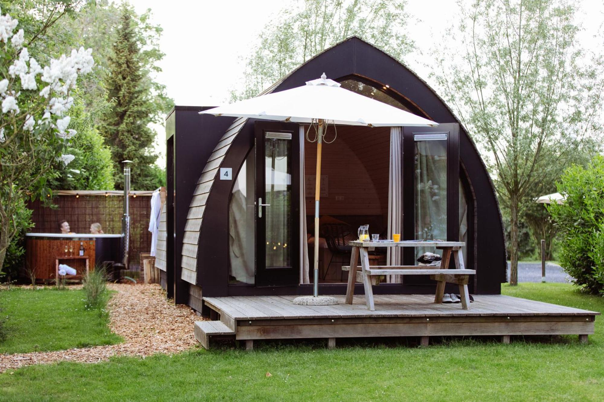 Pod Huisje Met Hottub Dokkum Exterior photo